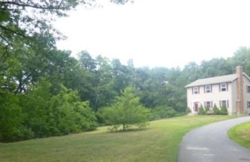 Leominster Maison | BEAUTIFUL NEW ENGLAND HOME NEAR WACHUSETT MTN, WORCESTER JUST 1HR BOSTON, NH, VT