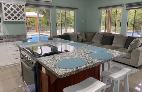 Bouvet Island Maison | Beautiful new home located on the Central pacific near Playa Hermosa Beach!