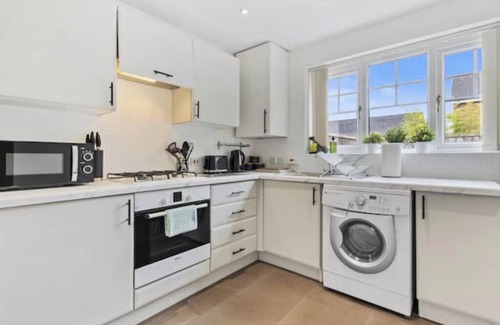 Erdington Maison | Beautiful new house | Free parking | Sleeps 8 | Via the M6