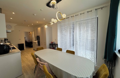 Great Baddow Appartement | Beautiful Newbuild 5 bedroom Town House