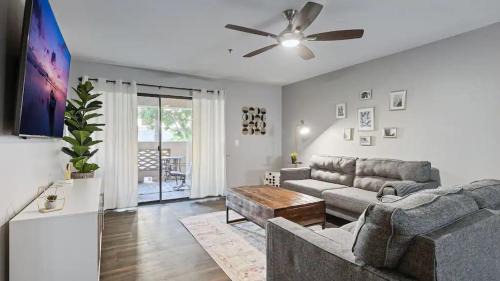 Camelback East Maison | Beautiful newly remodeled 2-Bdrm Biltmore Condo