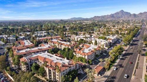 Camelback East Maison | Beautiful newly remodeled 2-Bdrm Biltmore Condo