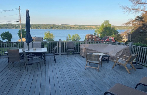 Skaneateles Maison | Beautiful newly renovated lake cottage near Anyelas Winery. 4 miles from Village