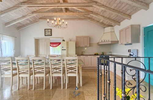 Buzet Villa | Belle villa récemment rénovée avec piscines privées
