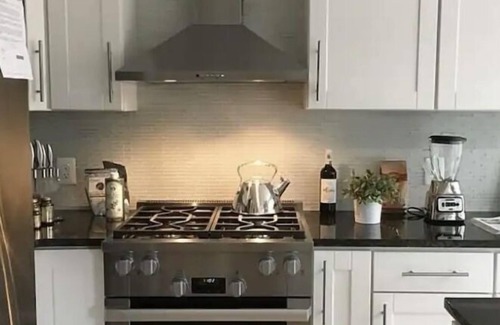 Lake Ridge Maison | Beautiful Occoquan River View house. Great Location! Close to D.C.