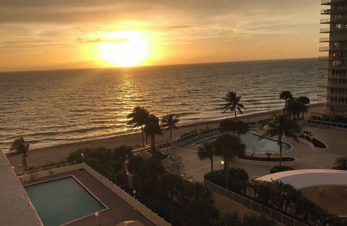 Barrier Island Copropriété | Beautiful oceanfront condo on Galt Mile in Fort Lauderdale