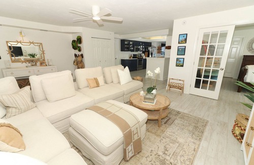 Ponce Inlet Copropriété | BEAUTIFUL Oceanfront Ground Floor Condo on Ponce Inlet “NON DRIVING” Beach