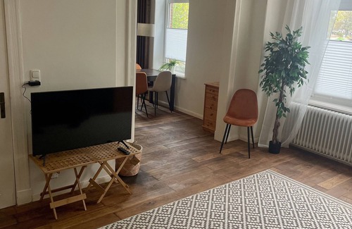 Emden Appartement | Beautiful old building apartment directly on the lock! Near city center