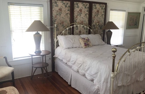Glenwood Maison | Beautiful Olde Florida historic home on acreage