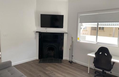 Wagga Wagga Maison | Beautiful On Broad in Central