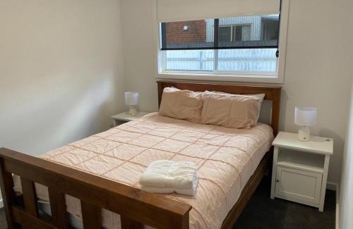 Wagga Wagga Maison | Beautiful On Broad in Central
