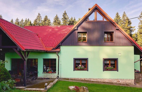 Smrzovka Maison | Belle maison de vacances privée avec WIFI, piscine privée, TV, terrasse et vue panoramique