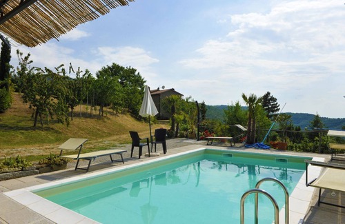 Pieve di Chio Villa | Merveilleuse maison de vacances privée avec piscine privée, WIFI, TV, terrasse et animaux admis