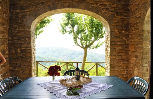 Pieve di Chio Villa | Merveilleuse maison de vacances privée avec piscine privée, WIFI, TV, terrasse et animaux admis