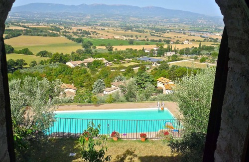 Poreta Villa | Belles vues panoramiques de cette maison du 17ème siècle avec grande piscine à usage unique