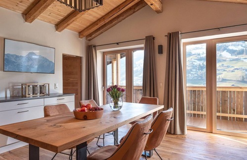 Hainzenberg Appartement | Bel appartement penthouse avec vue imprenable et sauna
