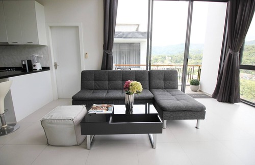 Kamala Appartement | Beautiful Penthouse Apartment with Mountain Views