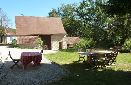 Coulaures Maison | BEL ENSEMBLE PERIGOURDIN 12 personnes 6 ch PISCINE PRIVEE A L'OREE D'UNE FORET