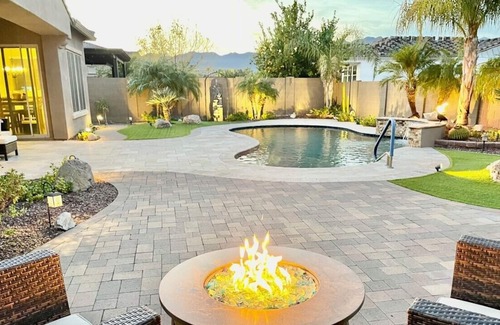 Maricopa County Maison | Beautiful pool home adjacent to golf courses, spring training and Super Bowl!