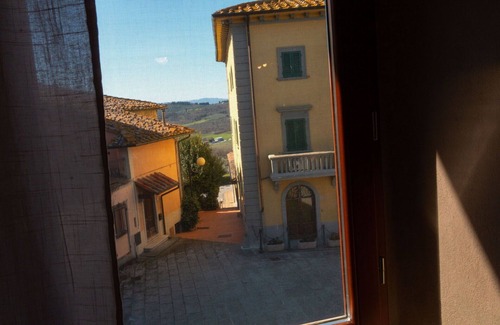 Pergine Valdarno Maison | Belle maison de vacances privée avec WIFI, climatisation, patio et animaux admis, près de Arezzo