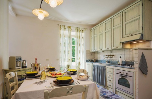 Stazzema Maison | Belle maison de vacances privée pour 4 personnes avec WIFI, TV, terrasse, animaux admis et parking