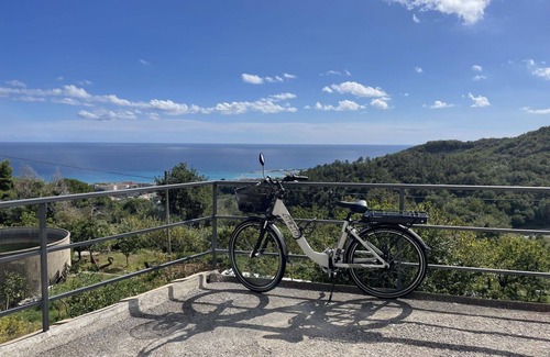 Ranzi Maison | Belle maison de vacances privée avec WIFI, TV, patio, animaux admis et vue panoramique