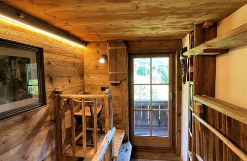 Muhlthal Maison | Belle maison de vacances privée pour 2 personnes avec WIFI, TV, patio, vue panoramique et parking