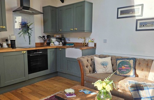 Struan Maison | Belle maison de vacances privée pour 2 personnes avec WIFI, TV, patio et vue panoramique