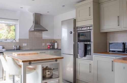 Dunvegan Maison | Belle maison de vacances privée pour 6 personnes avec WIFI, TV, patio et parking