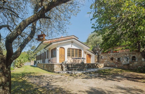 Montignoso Maison | Merveilleuse maison de vacances privée pour 10 personnes avec WIFI, TV, terrasse et animaux admis