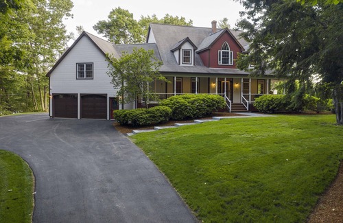 Westminster Maison | Beautiful Private Lakehouse & Infinity Pool Next To Wachusett & Great Wolf Lodge