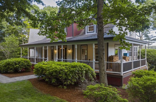 Westminster Maison | Beautiful Private Lakehouse & Infinity Pool Next To Wachusett & Great Wolf Lodge