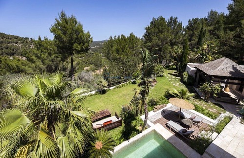 Sant Miquel de Balasant Villa | Maison de luxe très privé 6 + 6 habs BNS avec 2 piscines donnant sur les jardins dans le nord