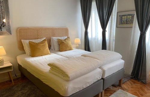 Paco De Arcos Maison | Beautiful Private Room next to Lisbon - NEW