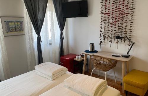 Paco De Arcos Maison | Beautiful Private Room next to Lisbon - NEW