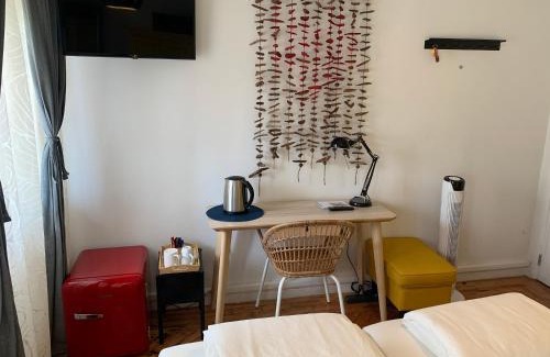 Paco De Arcos Maison | Beautiful Private Room next to Lisbon - NEW