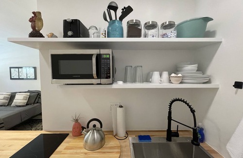 Ridge Appartement | Beautiful Private Studio Apartment!