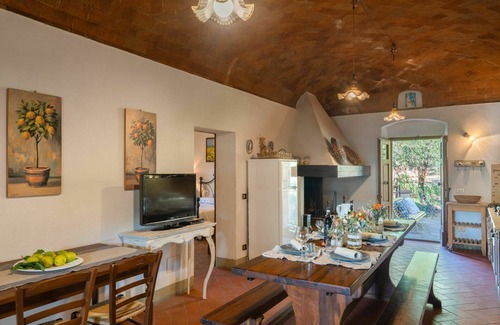 Montevarchi Villa | Maison de vacances privée avec piscine privée, WIFI, TV, balcon, vue panoramique, parking