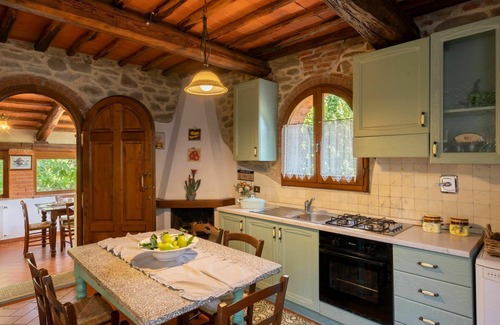 Montevarchi Villa | Maison de vacances privée avec piscine privée, WIFI, TV, balcon, vue panoramique, parking
