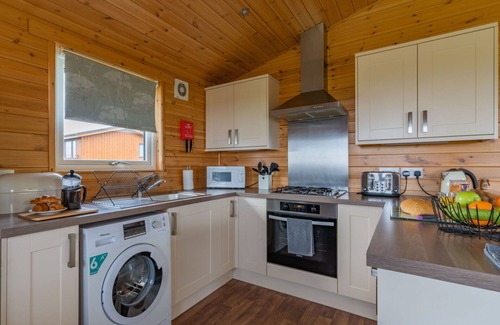 Kinross Maison | Merveilleuse maison de vacances privée pour 6 personnes avec WIFI, TV, balcon et animaux admis