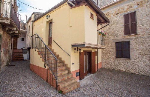 Notaresco Maison | Beautiful private villa for 4 people with balcony and pets allowed