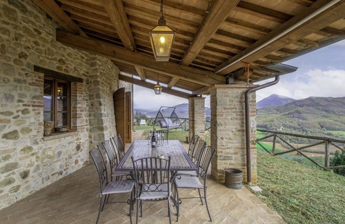 Umbertide Villa | Merveilleuse maison de vacances privée avec WIFI, TV, balcon, animaux admis et parking