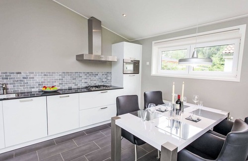Willemsdorp Maison | Belle maison de vacances privée pour 6 personnes avec piscine, WIFI, TV et terrasse