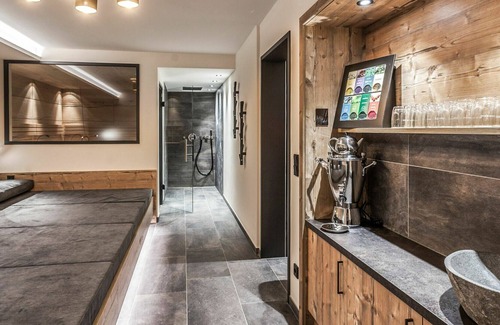 Gaschurn Maison | Merveilleuse maison de vacances privée pour 24 personnes avec WIFI, TV, animaux admis et parking