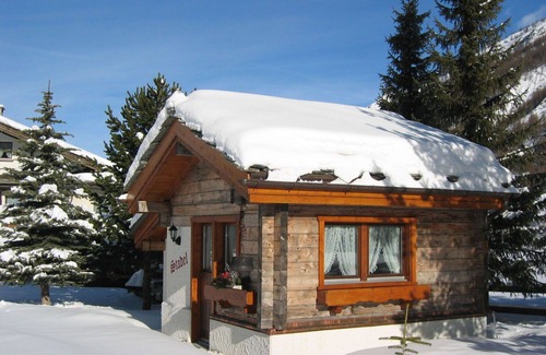 Saas Grund Maison | Belle maison de vacances privée avec WIFI, TV, patio, animaux admis et vue panoramique