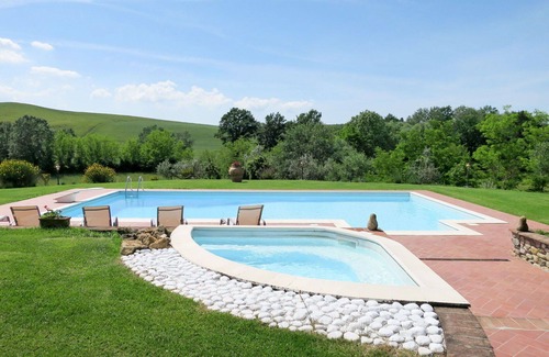 Toiano Maison | Maison de vacances privée avec bain à remous, WIFI, climatisation, piscine privée, TV, patio
