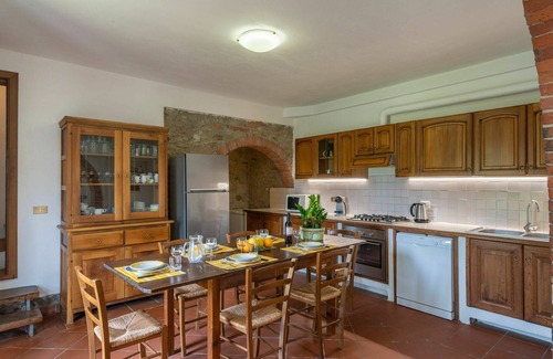 Ponte Buriano Villa | Belle maison de vacances privée avec WIFI, piscine privée, TV, patio et animaux admis