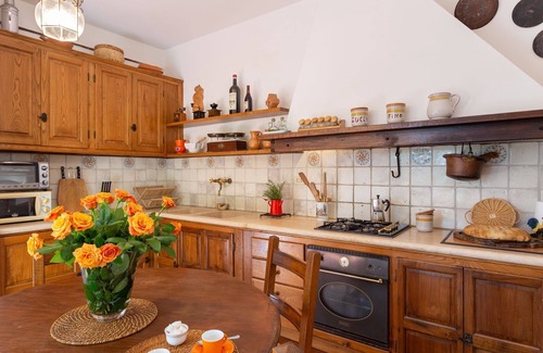 Montecalvoli Villa | Maison de vacances privée avec WIFI, piscine privée, TV, patio, vue panoramique, parking