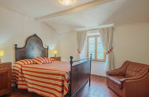 Stazzema Maison | Belle maison de vacances privée pour 12 personnes avec WIFI, TV et balcon