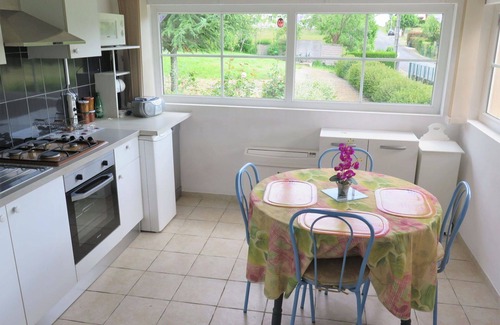 Lascaux Villa | Belle maison de vacances privée avec TV, terrasse, animaux admis, vue panoramique et parking